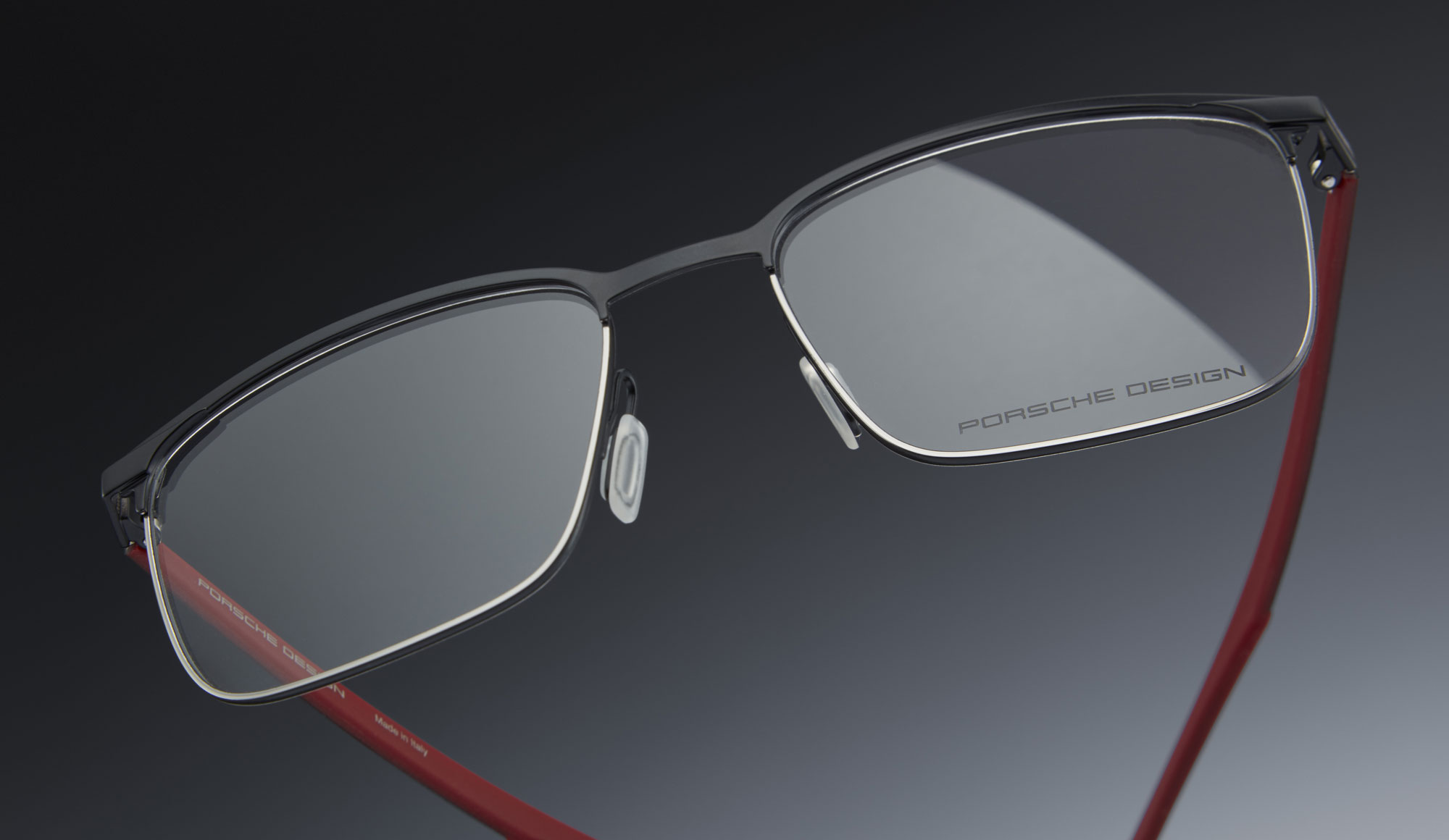 Rodenstock_Brille_Rot_01 Detailaufnahme einer Brille von Porsche Design, Rodenstock
