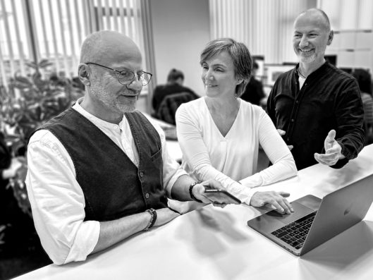 Foto von Horst, Anja und Harald, der Geschäftsführung von psbrands.